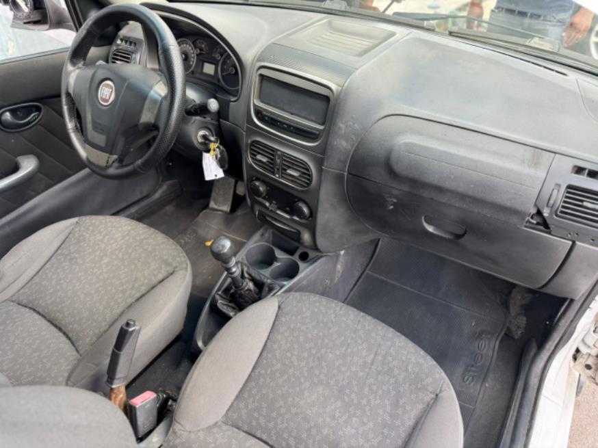 Foto ilustrativa 2 - FIAT PALIO WEEKEND TREKKING 1.6 2013 – BRANCA – FLEX