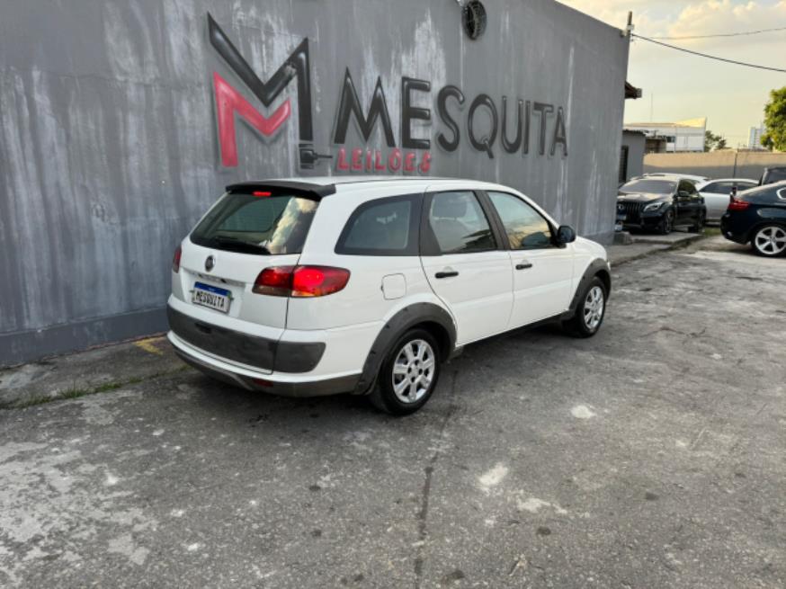 Foto ilustrativa 4 - FIAT PALIO WEEKEND TREKKING 1.6 2013 – BRANCA – FLEX