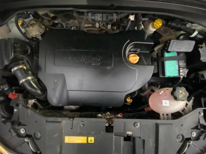 Foto ilustrativa 2 - FIAT TORO VOLCANO 2.0 4X4 AT 2021 – BRANCA – DIESEL