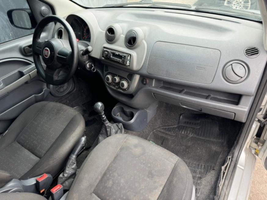 Foto ilustrativa 5 - FIAT UNO VIVACE 1.0 2014 – PRATA – FLEX