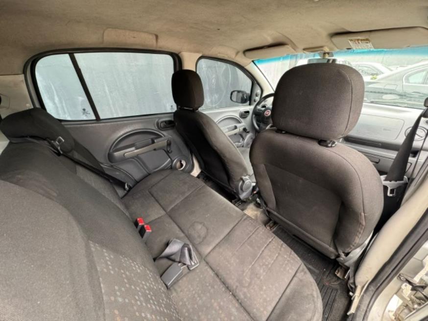 Foto ilustrativa 7 - FIAT UNO VIVACE 1.0 2014 – PRATA – FLEX