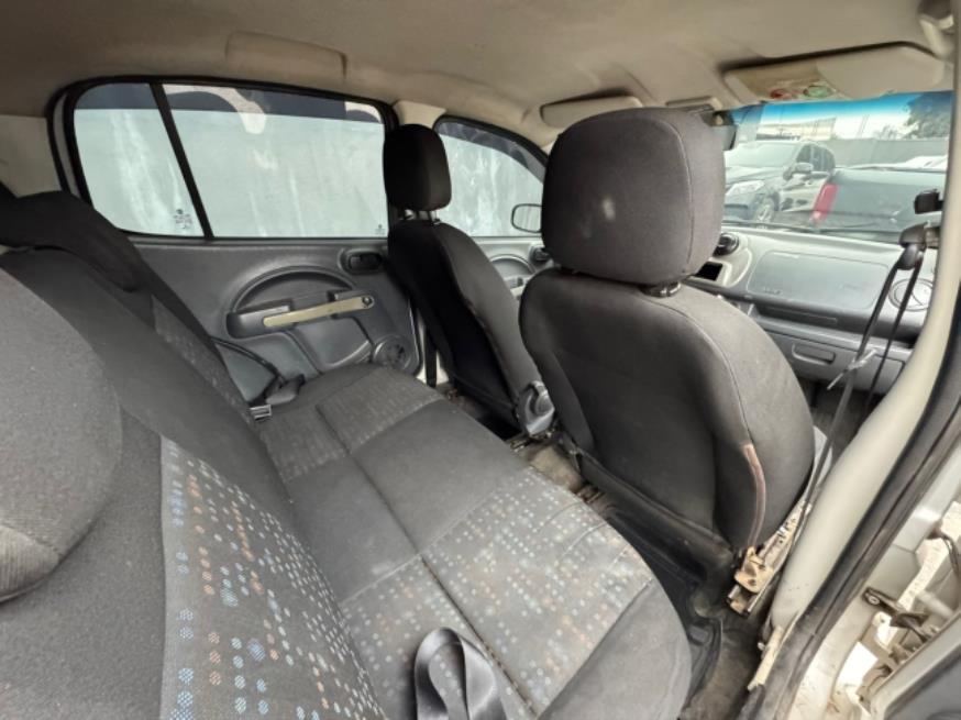 Foto ilustrativa 7 - FIAT UNO VIVACE 2014 – PRATA – FLEX