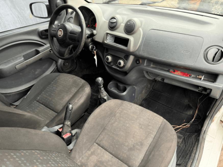 Foto ilustrativa 5 - FIAT UNO VIVACE 2015 – BRANCA – FLEX