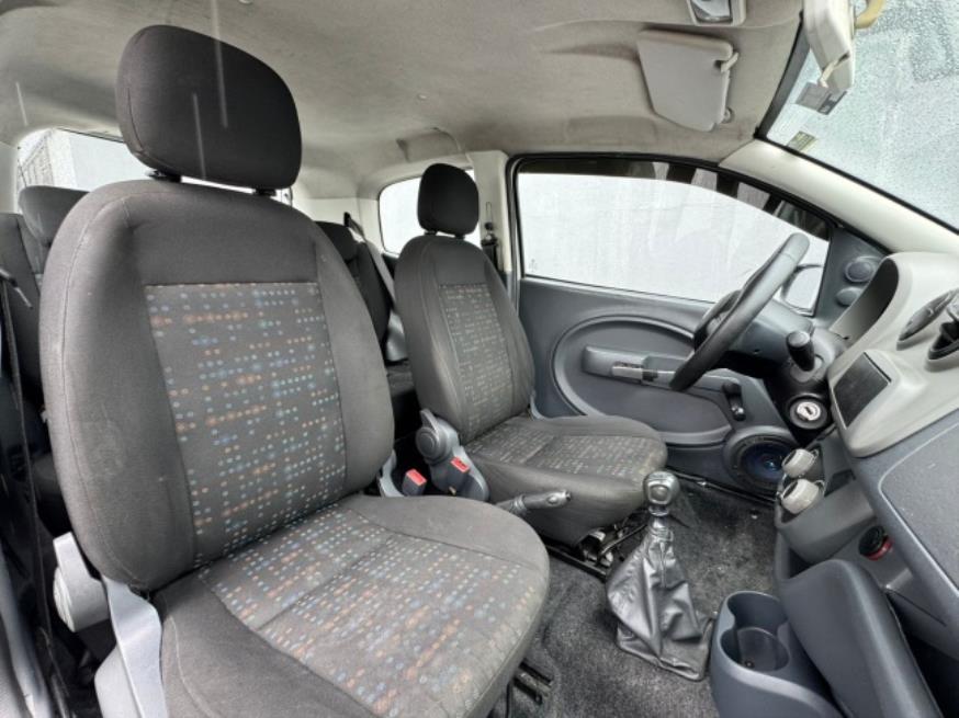 Foto ilustrativa 6 - FIAT UNO VIVACE 2015 – BRANCA – FLEX