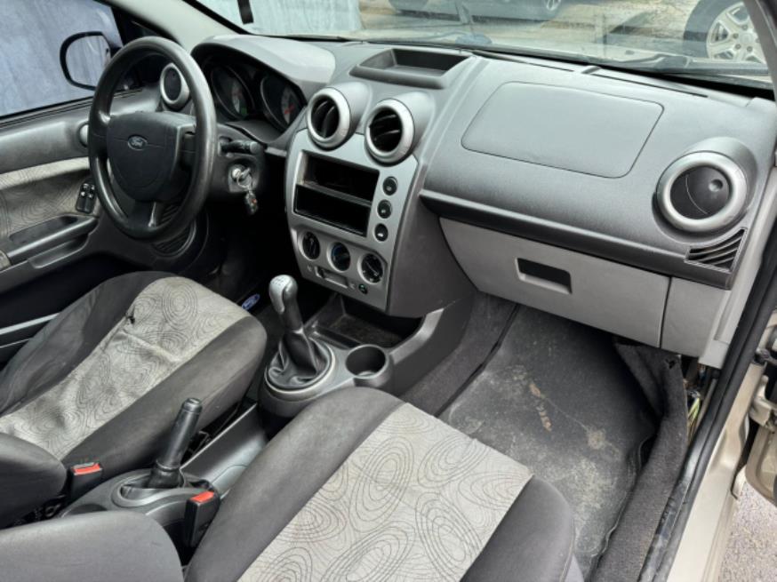 Foto ilustrativa 5 - FORD FIESTA SED 1.6 2010 – PRATA – FLEX
