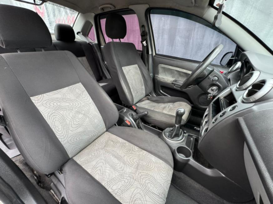 Foto ilustrativa 6 - FORD FIESTA SED 1.6 2010 – PRATA – FLEX
