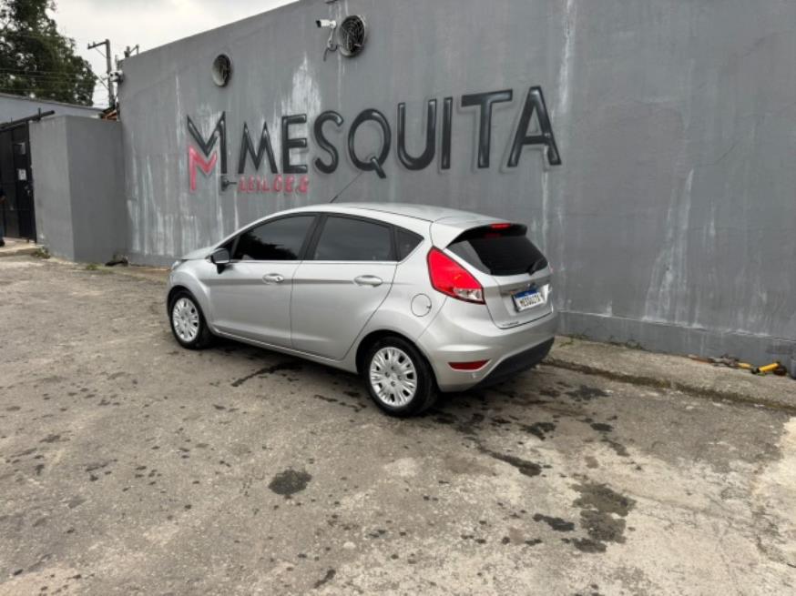 Foto ilustrativa 3 - FORD FIESTA TITANIUM 1.6 2017 – PRATA – FLEX