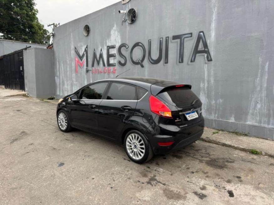 Foto ilustrativa 2 - FORD FIESTA TITANIUM 2015 – PRETO – FLEX