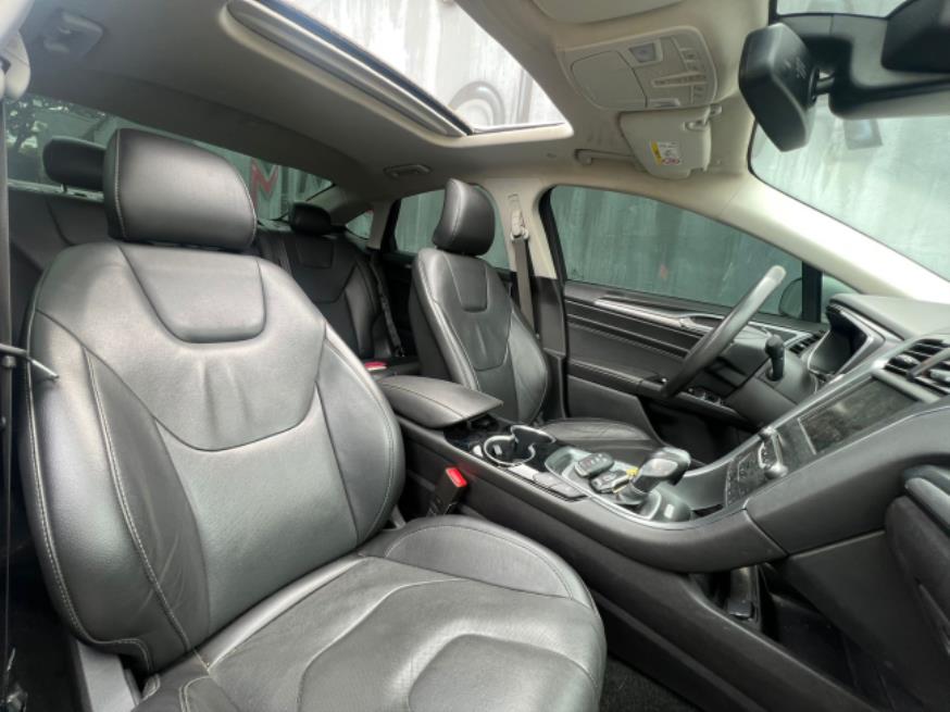 Foto ilustrativa 6 - FORD FUSION TITANIUM HYBRID 2.0 2016 – PRATA – GASOLINA/ELÉTRICO