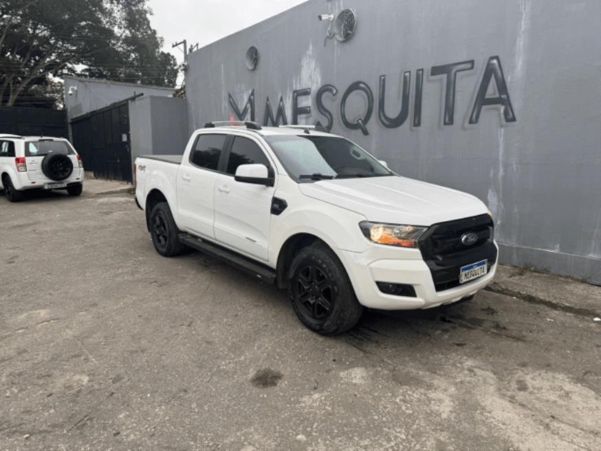 Foto ilustrativa 1 - FORD RANGER XLS 2.2 4X4 CD 2019 – BRANCA – DIESEL