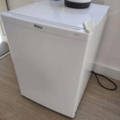 Frigobar, Philco/PFG85B.