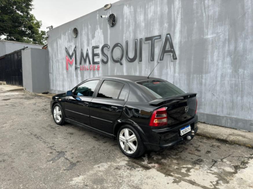 Foto ilustrativa 2 - GM-CHEVROLET ASTRA GSI 2.0 HATCHBACK 2005 – PRETA – GASOLINA