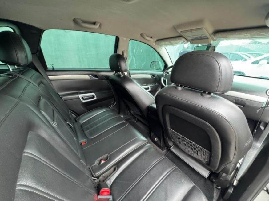Foto ilustrativa 7 - GM-CHEVROLET CAPTIVA SPORT 2.4 FWD 2011 – PRATA – GASOLINA