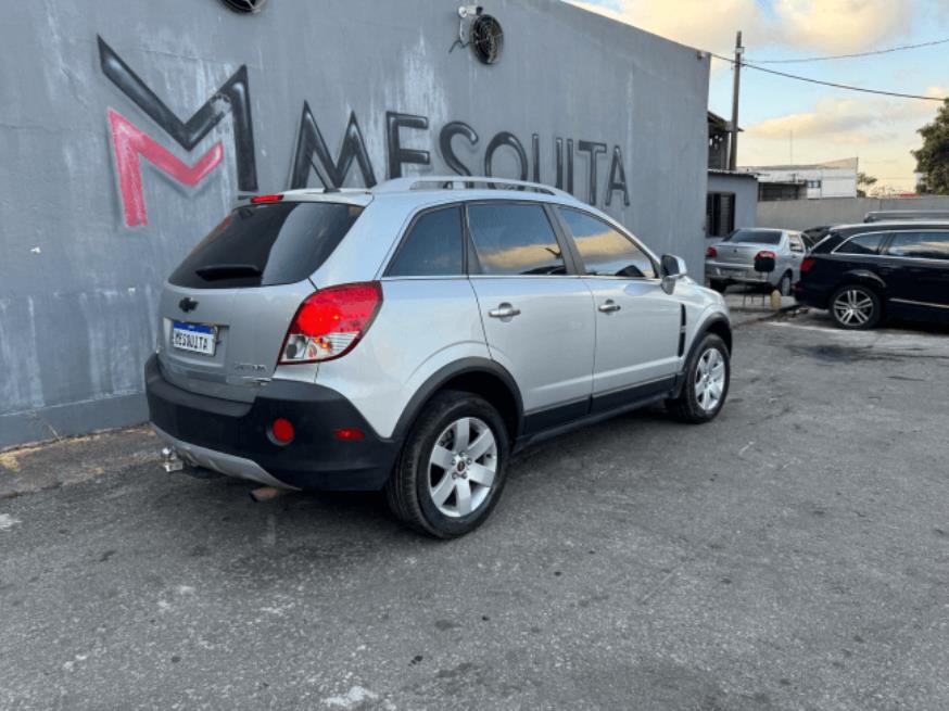 Foto ilustrativa 2 - GM-CHEVROLET CAPTIVA SPORT FWD 2010 – PRATA – GASOLINA