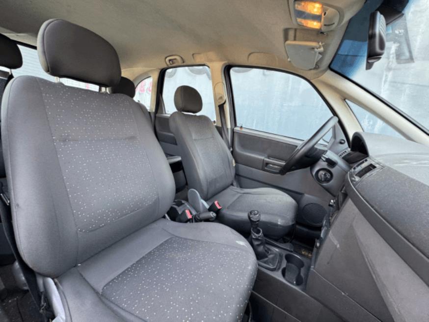 Foto ilustrativa 6 - GM-CHEVROLET MERIVA EXPRESS 1.8 2012 – PRETA – FLEX