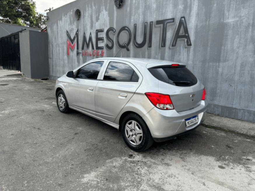 Foto ilustrativa 2 - GM-CHEVROLET ONIX HATCH 1.0 LT 2014 – PRATA – FLEX/GNV