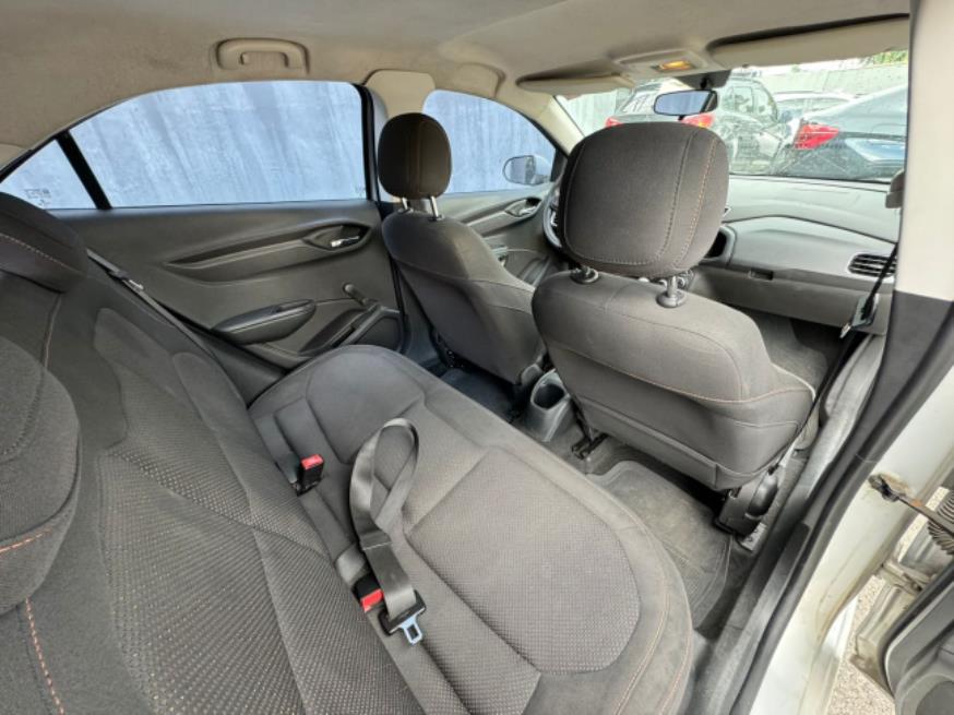Foto ilustrativa 7 - GM-CHEVROLET ONIX HATCH 1.0 LT 2014 – PRATA – FLEX/GNV