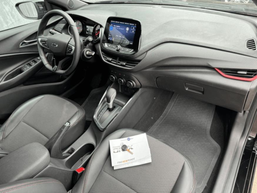 Foto ilustrativa 5 - GM-CHEVROLET ONIX RS 2024 – PRETO – FLEX