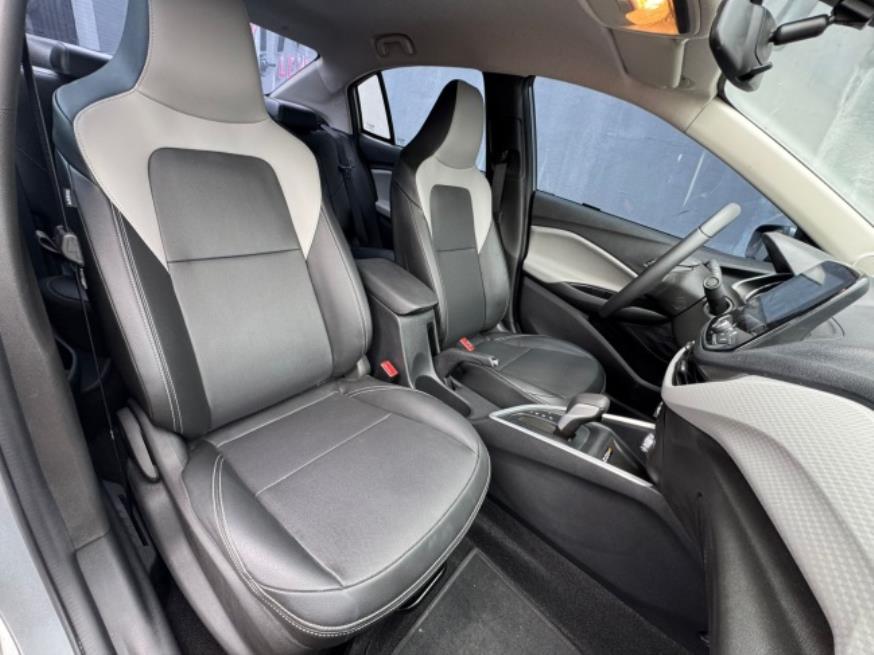 Foto ilustrativa 6 - GM-CHEVROLET ONIX SED PLUS PREM 2024 – PRATA – FLEX