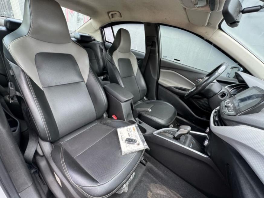 Foto ilustrativa 5 - GM-CHEVROLET ONIX SED PLUS PREM TB 2020 – PRATA – FLEX/GNV