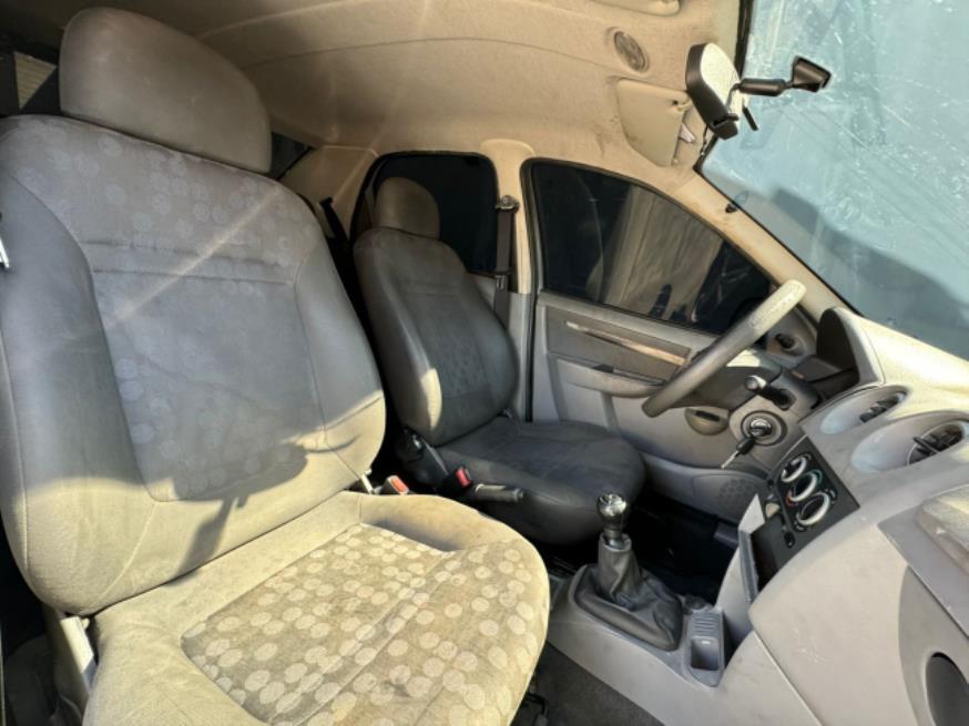 Foto ilustrativa 6 - GM-CHEVROLET PRISMA 1.4 LT 2012 – PRATA – FLEX