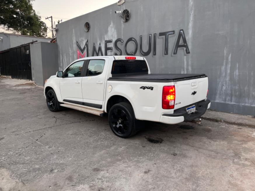 Foto ilustrativa 2 - GM-CHEVROLET S10 LT 4X4 AUT 2014 – BRANCA – DIESEL