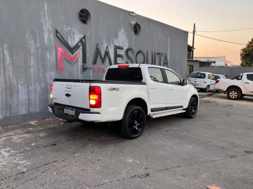 Foto ilustrativa 4 - GM-CHEVROLET S10 LT 4X4 AUT 2014 – BRANCA – DIESEL