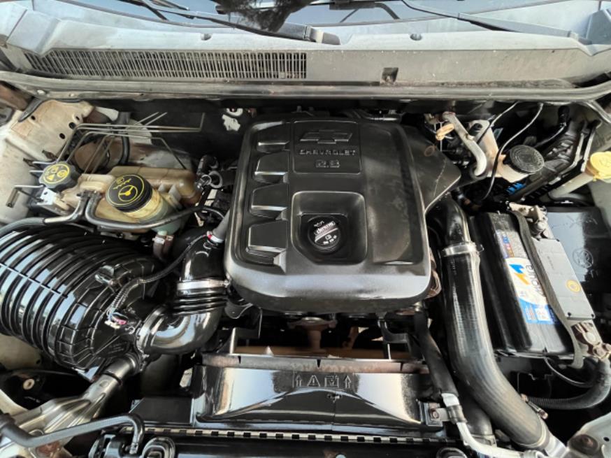 Foto ilustrativa 8 - GM-CHEVROLET S10 LT 4X4 AUT 2014 – BRANCA – DIESEL