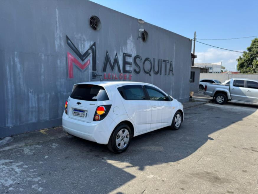 Foto ilustrativa 4 - GM-CHEVROLET SONIC HB LT 1.6 2014 – BRANCA – FLEX