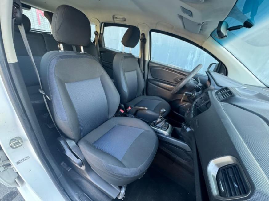 Foto ilustrativa 6 - GM-CHEVROLET SPIN LS 1.8 2019 – BRANCA – FLEX