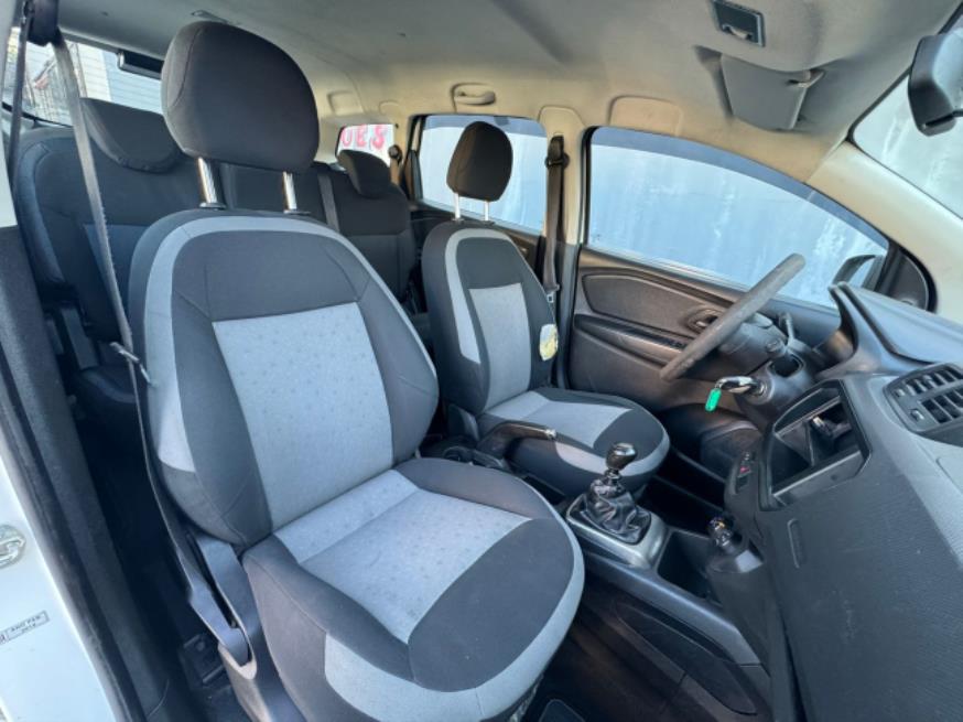Foto ilustrativa 6 - GM-CHEVROLET SPIN LT 1.8 2019 – BRANCA – FLEX