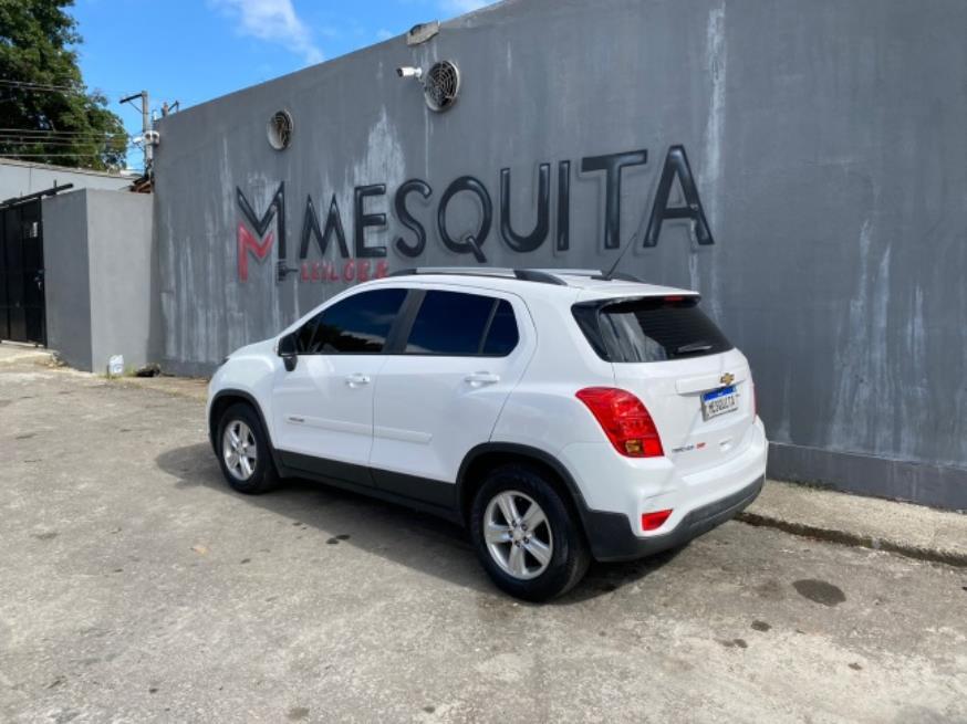 Foto ilustrativa 2 - GM-CHEVROLET TRACKER LT AT 2018 – BRANCA – FLEX