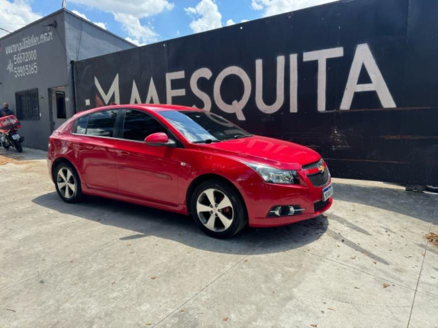 Foto ilustrativa 1 - GM-CRUZE HB SPORT LT 1.8 16V FlexP. 5p AUT 2013 – VERMELHO – FLEX