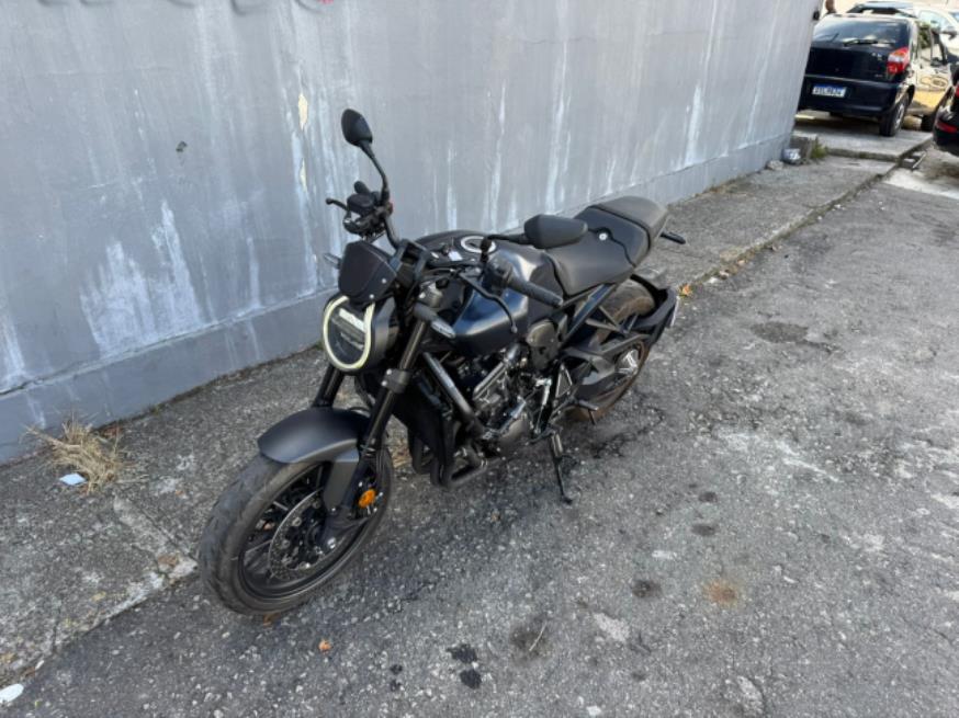 Foto ilustrativa 2 - HONDA CB 1000R Black Edition 2024 – AZUL – GASOLINA