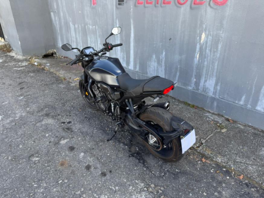 Foto ilustrativa 4 - HONDA CB 1000R Black Edition 2024 – AZUL – GASOLINA