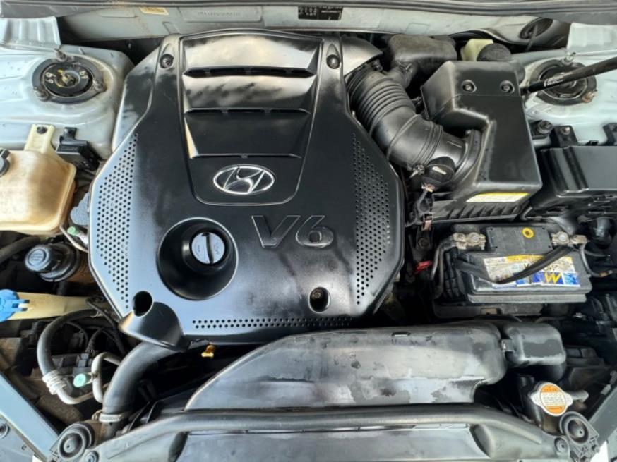 Foto ilustrativa 8 - HYUNDAI AZERA 3.3 V6 AT 2009 – PRATA – GASOLINA