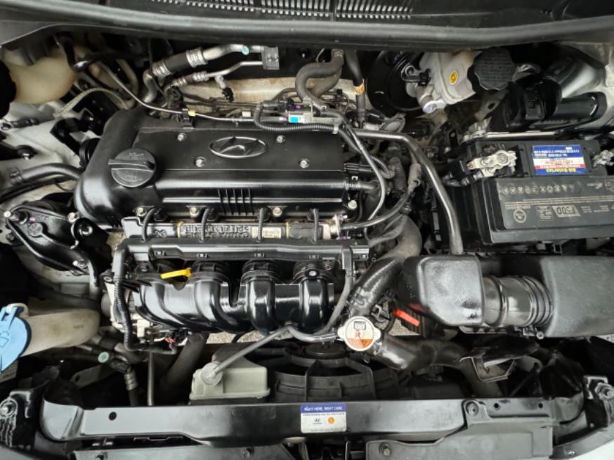 Foto ilustrativa 8 - HYUNDAI HB20 1.6 COMF. AUT 2015 – BRANCA – FLEX