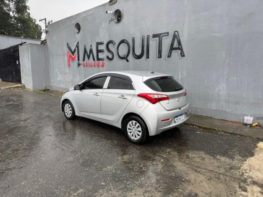 Foto ilustrativa 2 - HYUNDAI HB20 PREMIUM 1.6 – 2013  – PRATA – GASOLINA
