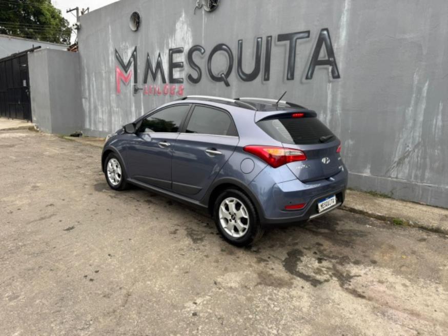 Foto ilustrativa 2 - HYUNDAI HB20X PREMIUM – 2015 – AZUL – FLEX
