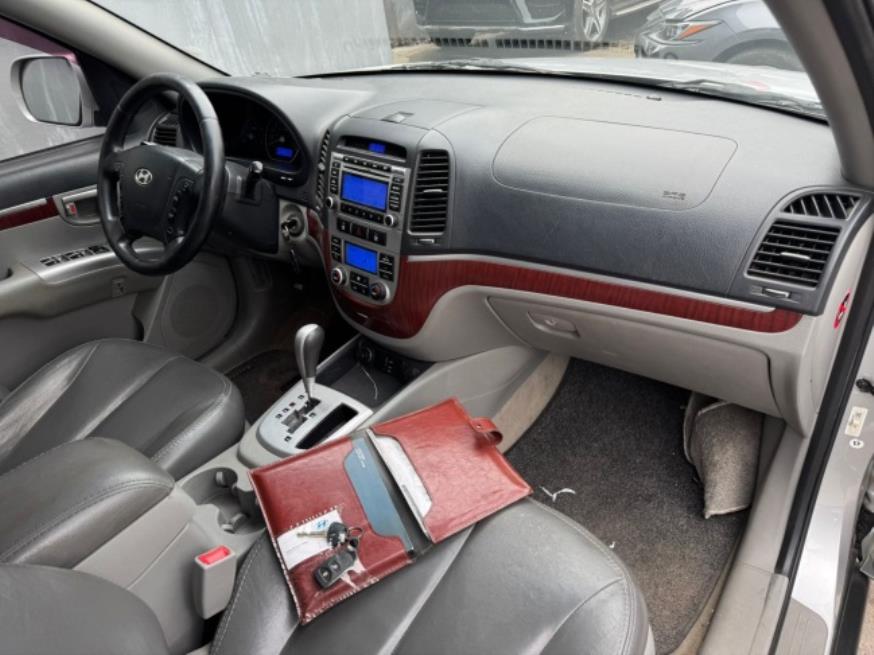 Foto ilustrativa 5 - HYUNDAI SANTA FÉ GLS 2.7 – 2010  – PRATA – GASOLINA