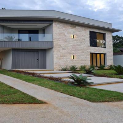 Imóvel Residencial com 338,64m² A.C.