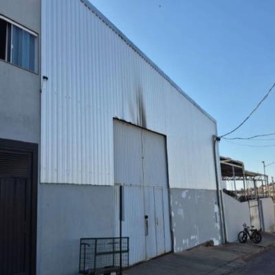Imóvel Comercial com 525m² (Lote 02)