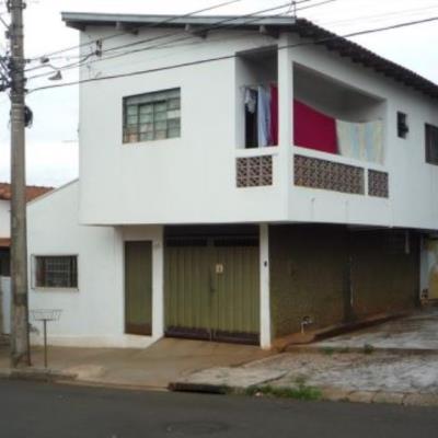 Imóvel residencial com A.T 173,50m²