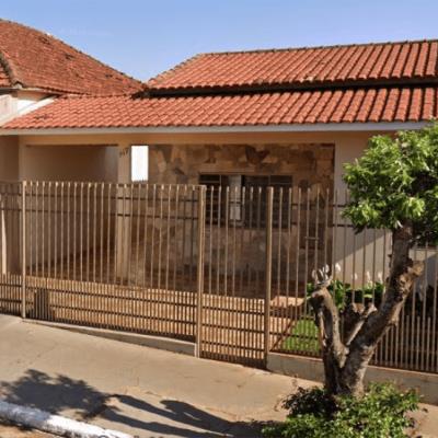 Imóvel residencial com A.T 256,00m²