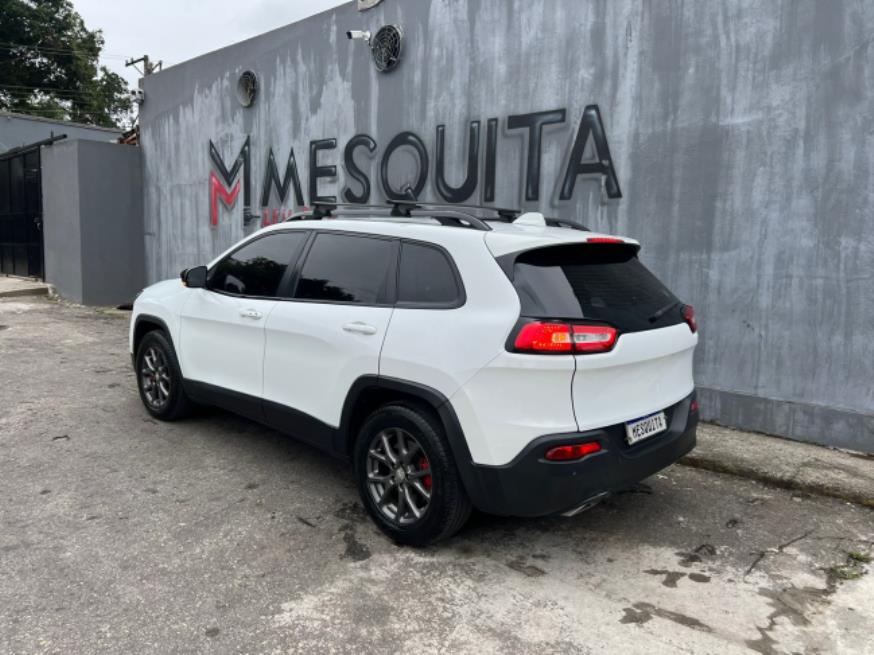 Foto ilustrativa 2 - JEEP CHEROKEE LGTD BLINDADA – 2015 – BRANCA – GASOLINA