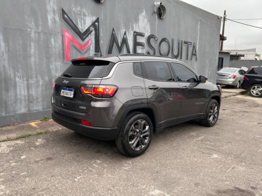 Foto ilustrativa 4 - JEEP COMPASS LONGITUDE 2022 – CINZA – FLEX