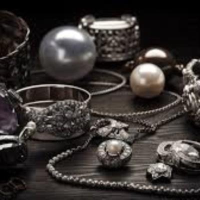 Jóias prata com diamantes