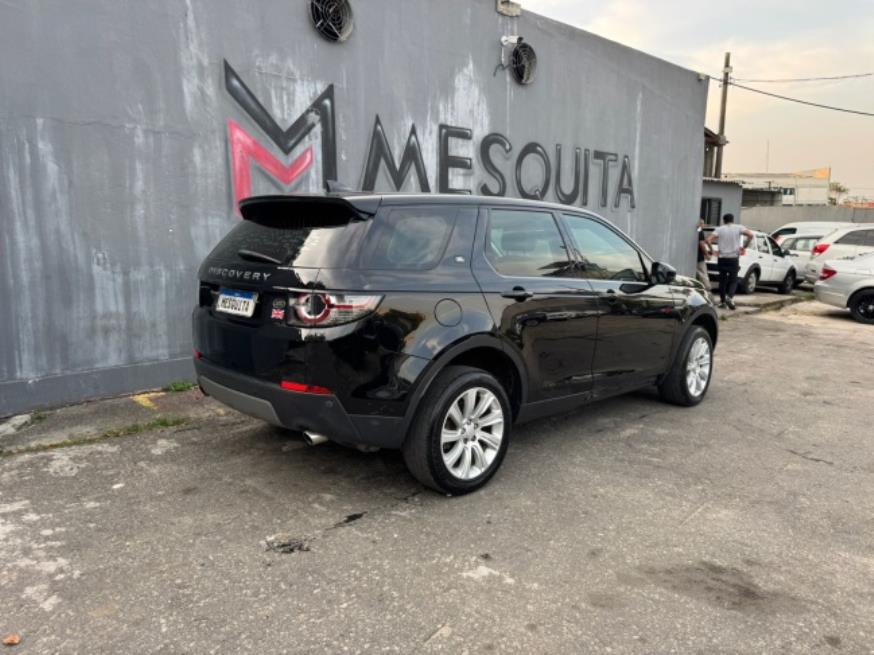 Foto ilustrativa 4 - LH DISCOVERY SPORT SE 2.0 4X4 7L 2017 – PRETA – DIESEL