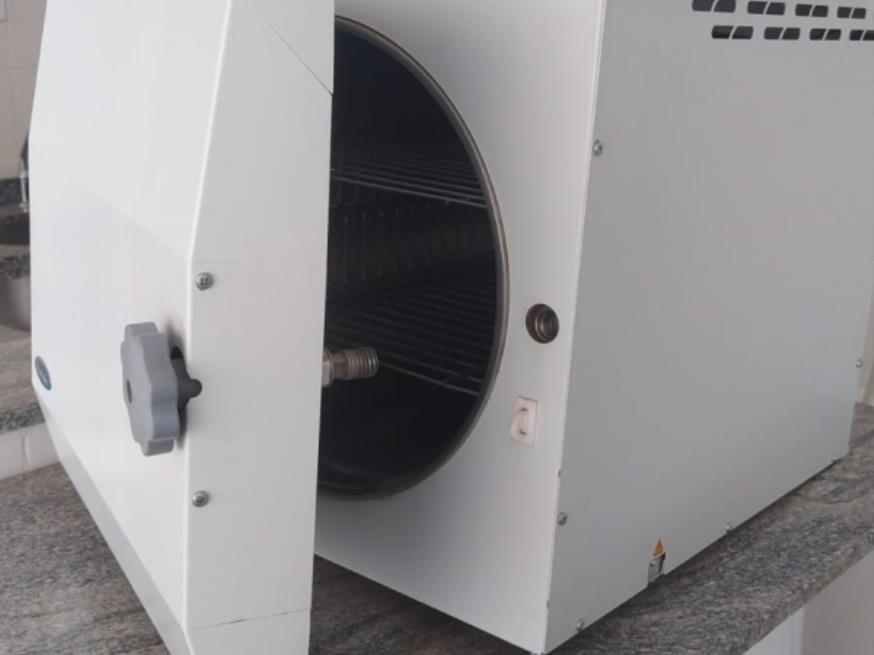 Foto ilustrativa 1 - LOTE CONTENDO AUTOCLAVE, NO ESTADO EM QUE SE ENCONTRA.