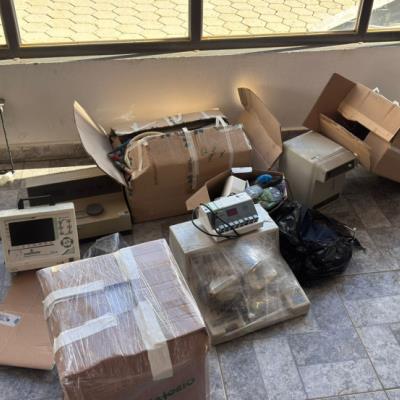 LOTE CONTENDO EQUIPAMENTOS HOSPITALARES, NO ESTADO EM QUE SE ENCONTRA.